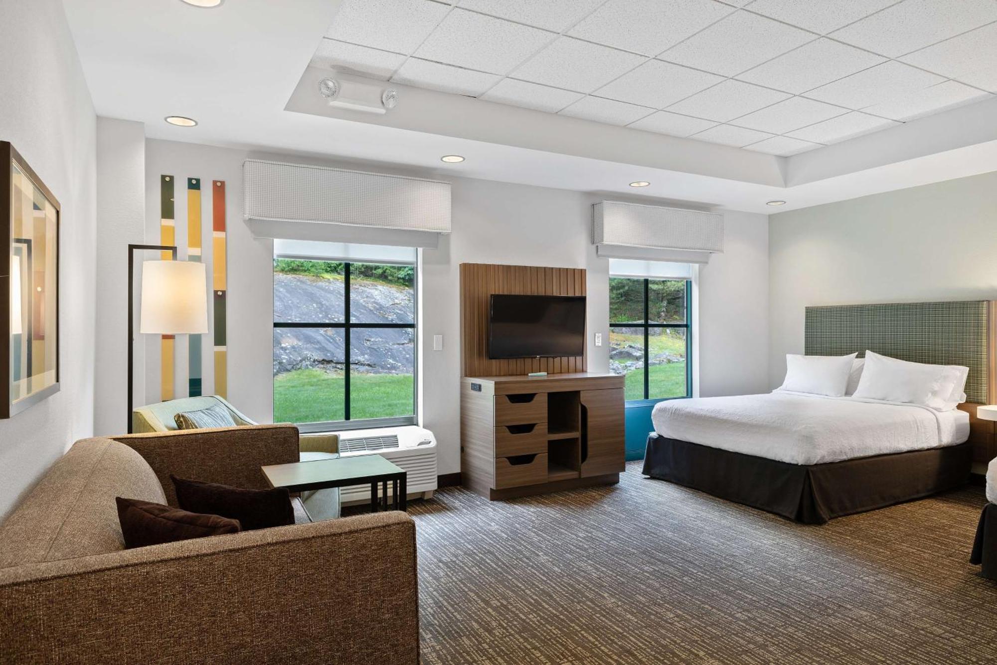Hampton & George Hotel