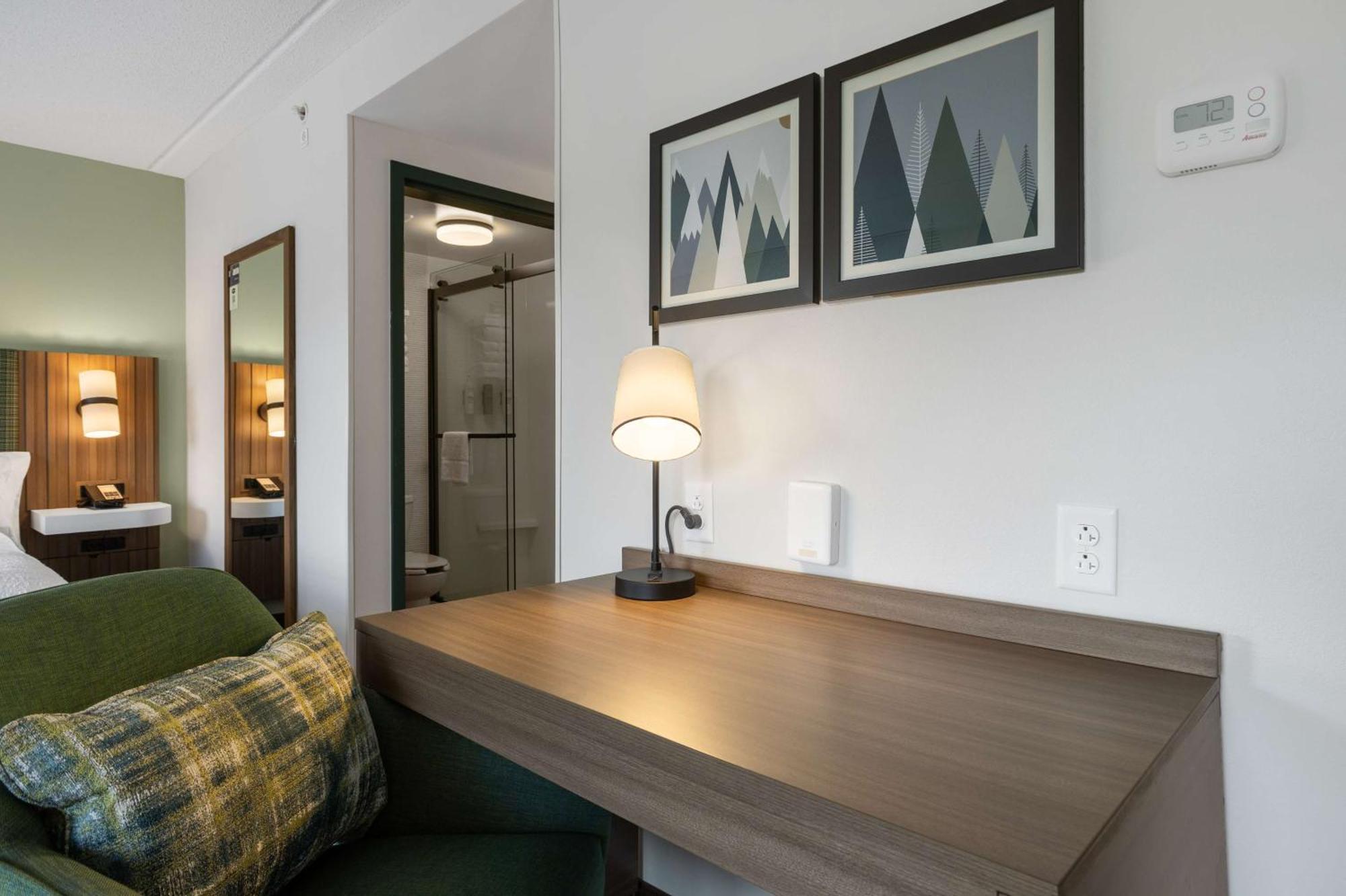 Hampton & George Hotel